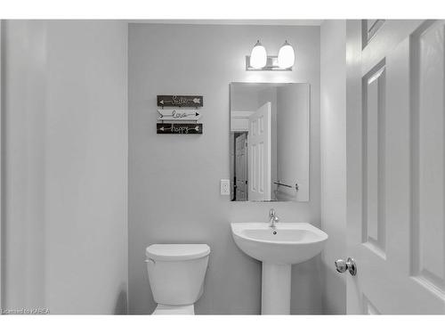 1239 Waterside Way, Kingston, ON - Indoor Photo Showing Bathroom