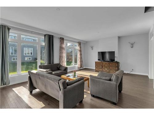 1239 Waterside Way, Kingston, ON - Indoor Photo Showing Living Room