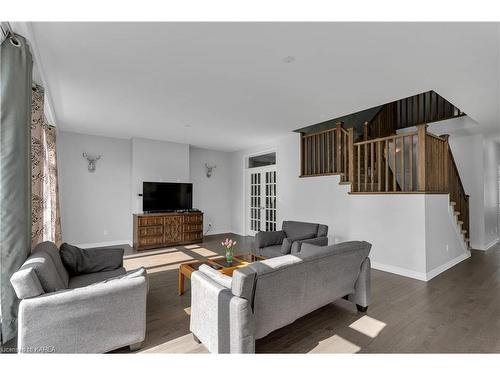 1239 Waterside Way, Kingston, ON - Indoor Photo Showing Living Room