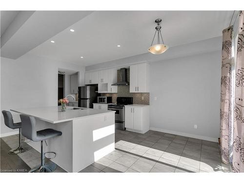 1239 Waterside Way, Kingston, ON - Indoor Photo Showing Kitchen