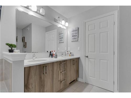 1239 Waterside Way, Kingston, ON - Indoor Photo Showing Bathroom