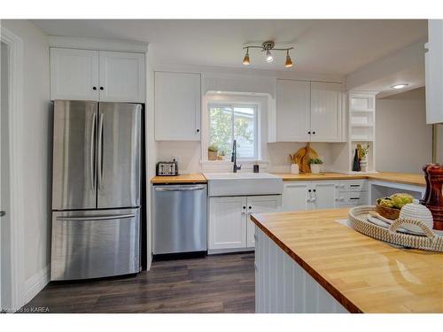 364 Brock Street, Gananoque, ON - Indoor Photo Showing Kitchen