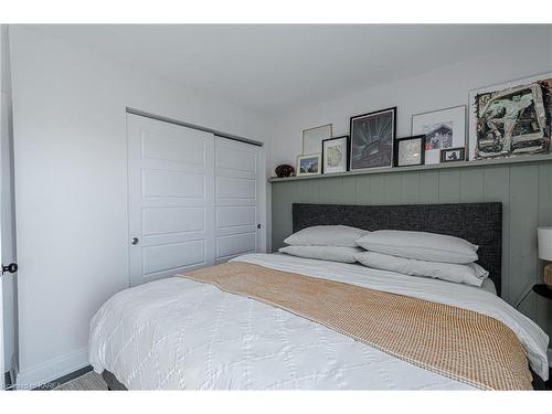 792 Sterling Avenue, Kingston, ON - Indoor Photo Showing Bedroom