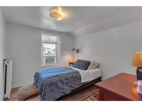 430 King Street W, Gananoque, ON - Indoor Photo Showing Bedroom