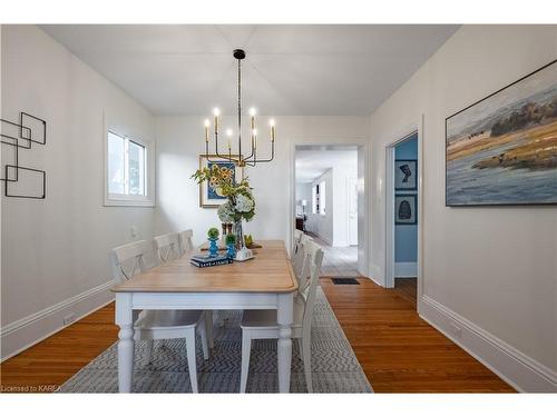 95 Livingston Avenue, Kingston, ON - Indoor Photo Showing Dining Room