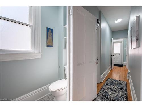 95 Livingston Avenue, Kingston, ON - Indoor Photo Showing Bathroom