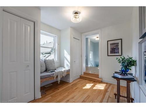 95 Livingston Avenue, Kingston, ON - Indoor Photo Showing Other Room