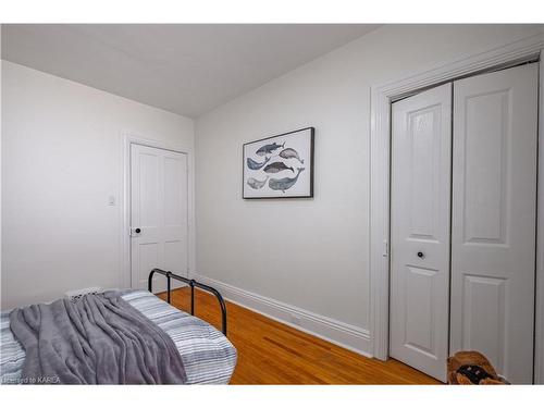 95 Livingston Avenue, Kingston, ON - Indoor Photo Showing Bedroom