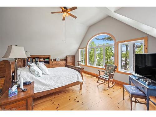 441B Maccomish Lane, Perth Road Village, ON - Indoor Photo Showing Bedroom