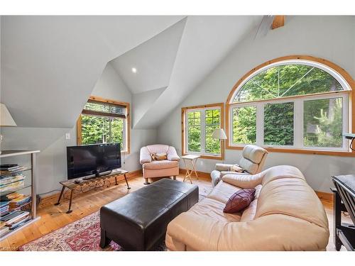 441B Maccomish Lane, Perth Road Village, ON - Indoor Photo Showing Living Room