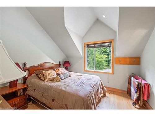 441B Maccomish Lane, Perth Road Village, ON - Indoor Photo Showing Bedroom