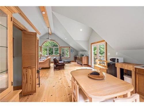 441B Maccomish Lane, Perth Road Village, ON - Indoor Photo Showing Dining Room