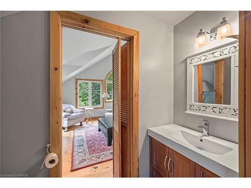 441B Maccomish Lane, Perth Road Village, ON - Indoor Photo Showing Bathroom