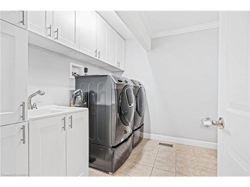 964 Prestwick Crescent, Kingston, ON - Indoor Photo Showing Laundry Room