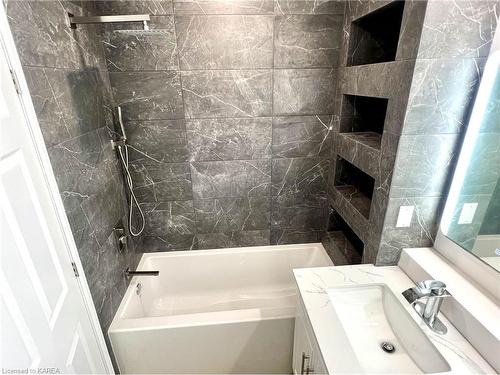 1-747 Grouse Crescent, Kingston, ON - Indoor Photo Showing Bathroom