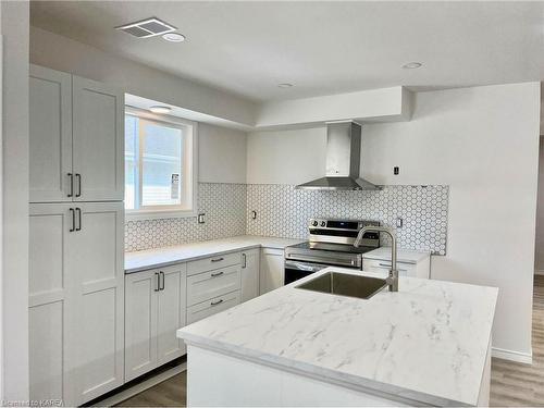 1-747 Grouse Crescent, Kingston, ON - Indoor Photo Showing Kitchen With Upgraded Kitchen