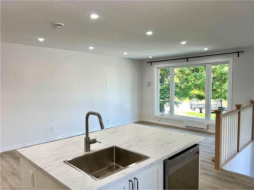 1-747 Grouse Crescent, Kingston, ON - Indoor Photo Showing Kitchen