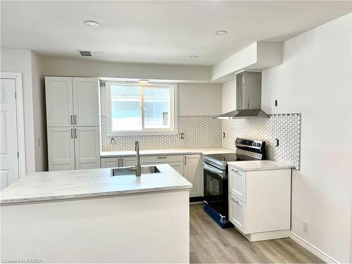 1-747 Grouse Crescent, Kingston, ON - Indoor Photo Showing Kitchen