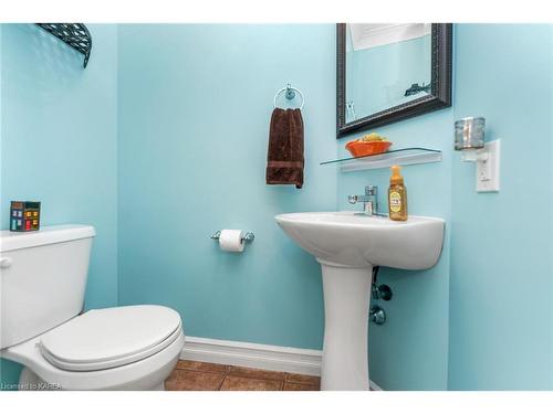 1091 Cliffside Drive, Kingston, ON - Indoor Photo Showing Bathroom