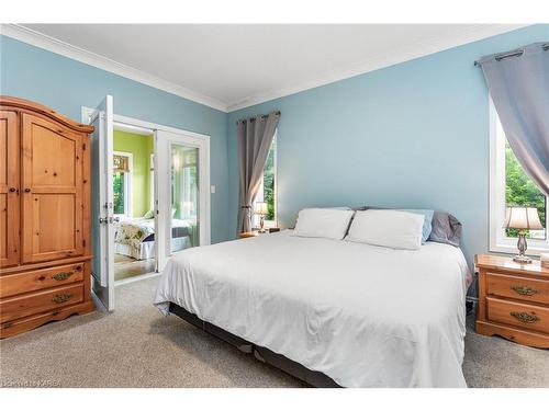 1091 Cliffside Drive, Kingston, ON - Indoor Photo Showing Bedroom