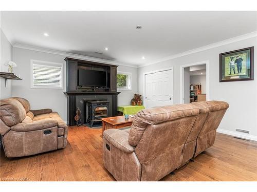 1091 Cliffside Drive, Kingston, ON - Indoor Photo Showing Living Room With Fireplace