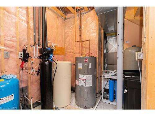 1091 Cliffside Drive, Kingston, ON - Indoor Photo Showing Basement