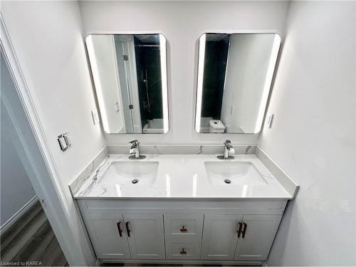 2-747 Grouse Crescent, Kingston, ON - Indoor Photo Showing Bathroom