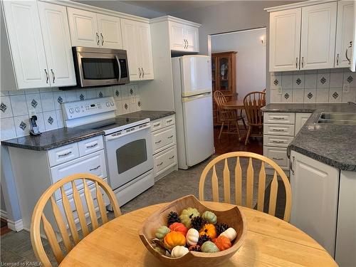 329 Glen Castle Road, Kingston, ON - Indoor Photo Showing Kitchen