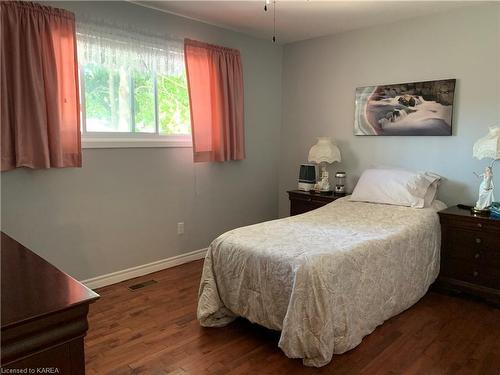 329 Glen Castle Road, Kingston, ON - Indoor Photo Showing Bedroom