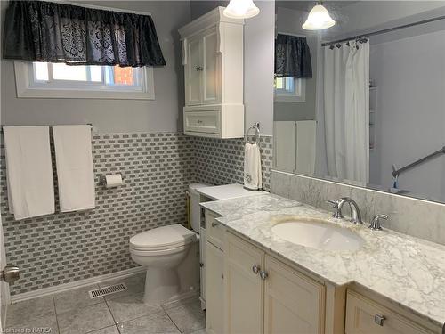 329 Glen Castle Road, Kingston, ON - Indoor Photo Showing Bathroom