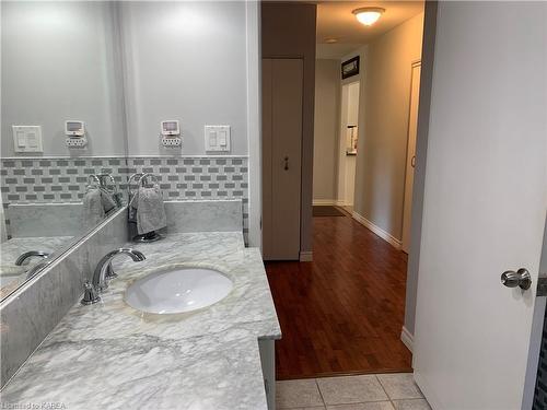 329 Glen Castle Road, Kingston, ON - Indoor Photo Showing Bathroom