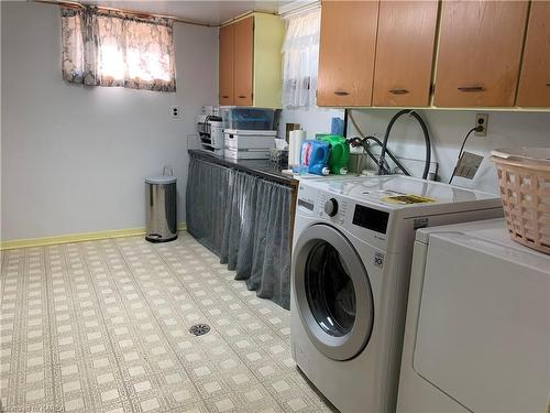 329 Glen Castle Road, Kingston, ON - Indoor Photo Showing Laundry Room