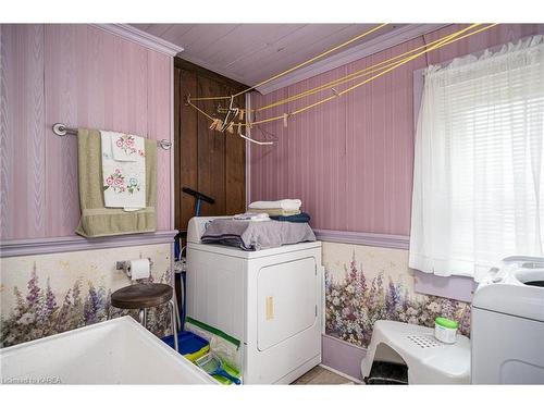 4 Peel Street, Tamworth, ON - Indoor Photo Showing Laundry Room