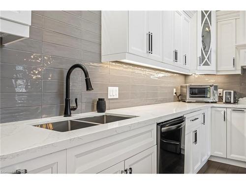 876 Roshan Drive, Kingston, ON - Indoor Photo Showing Kitchen With Double Sink With Upgraded Kitchen