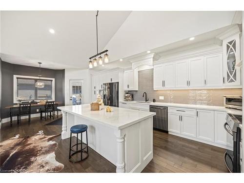 876 Roshan Drive, Kingston, ON - Indoor Photo Showing Kitchen With Upgraded Kitchen