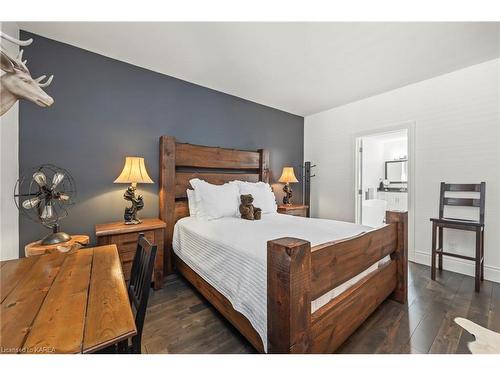 876 Roshan Drive, Kingston, ON - Indoor Photo Showing Bedroom