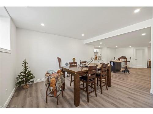 876 Roshan Drive, Kingston, ON - Indoor Photo Showing Dining Room