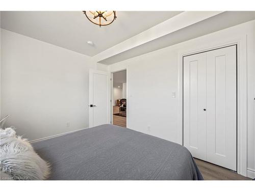 876 Roshan Drive, Kingston, ON - Indoor Photo Showing Bedroom