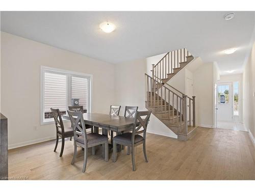 117 Windermere Boulevard, Bath, ON - Indoor Photo Showing Dining Room