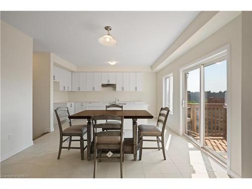 117 Windermere Boulevard, Bath, ON - Indoor Photo Showing Dining Room