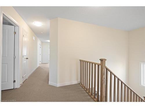 117 Windermere Boulevard, Bath, ON - Indoor Photo Showing Other Room