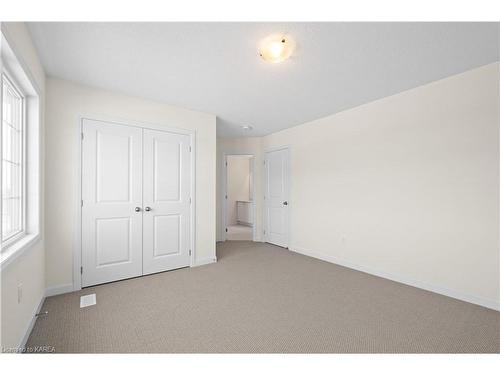 117 Windermere Boulevard, Bath, ON - Indoor Photo Showing Other Room