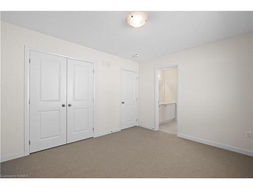 117 Windermere Boulevard, Bath, ON - Indoor Photo Showing Other Room