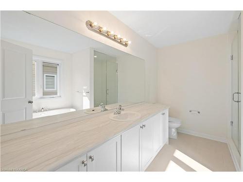 117 Windermere Boulevard, Bath, ON - Indoor Photo Showing Bathroom