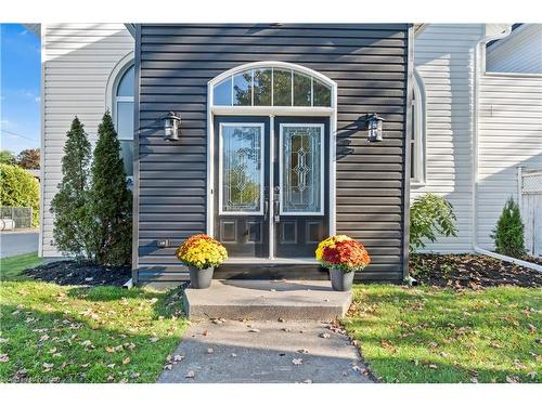 299 Arthur Street, Gananoque, ON - Outdoor