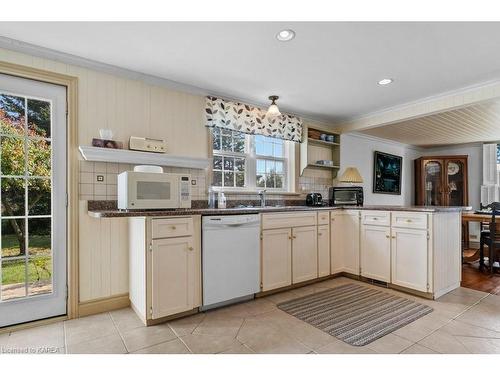 2940 County 8 Road, Greater Napanee, ON - Indoor Photo Showing Kitchen