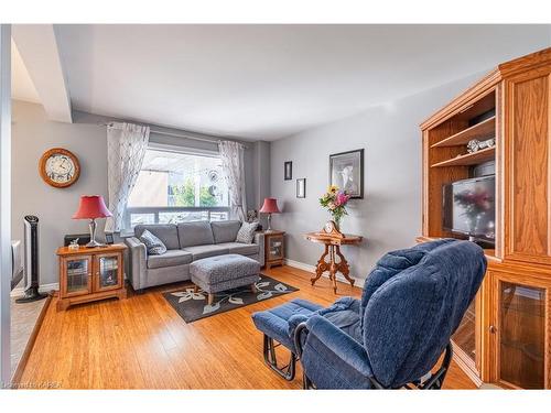 236 River Street, Gananoque, ON - Indoor Photo Showing Living Room