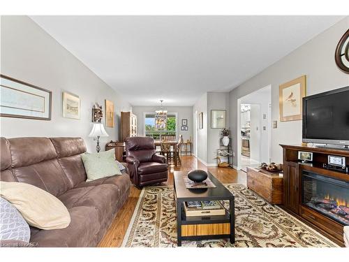 671 Macdonald Drive, Gananoque, ON - Indoor Photo Showing Living Room