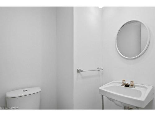 36 Meadow Lane, Napanee, ON - Indoor Photo Showing Bathroom