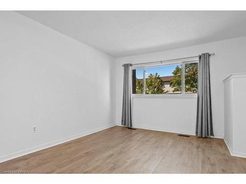 36 Meadow Lane, Napanee, ON - Indoor Photo Showing Other Room